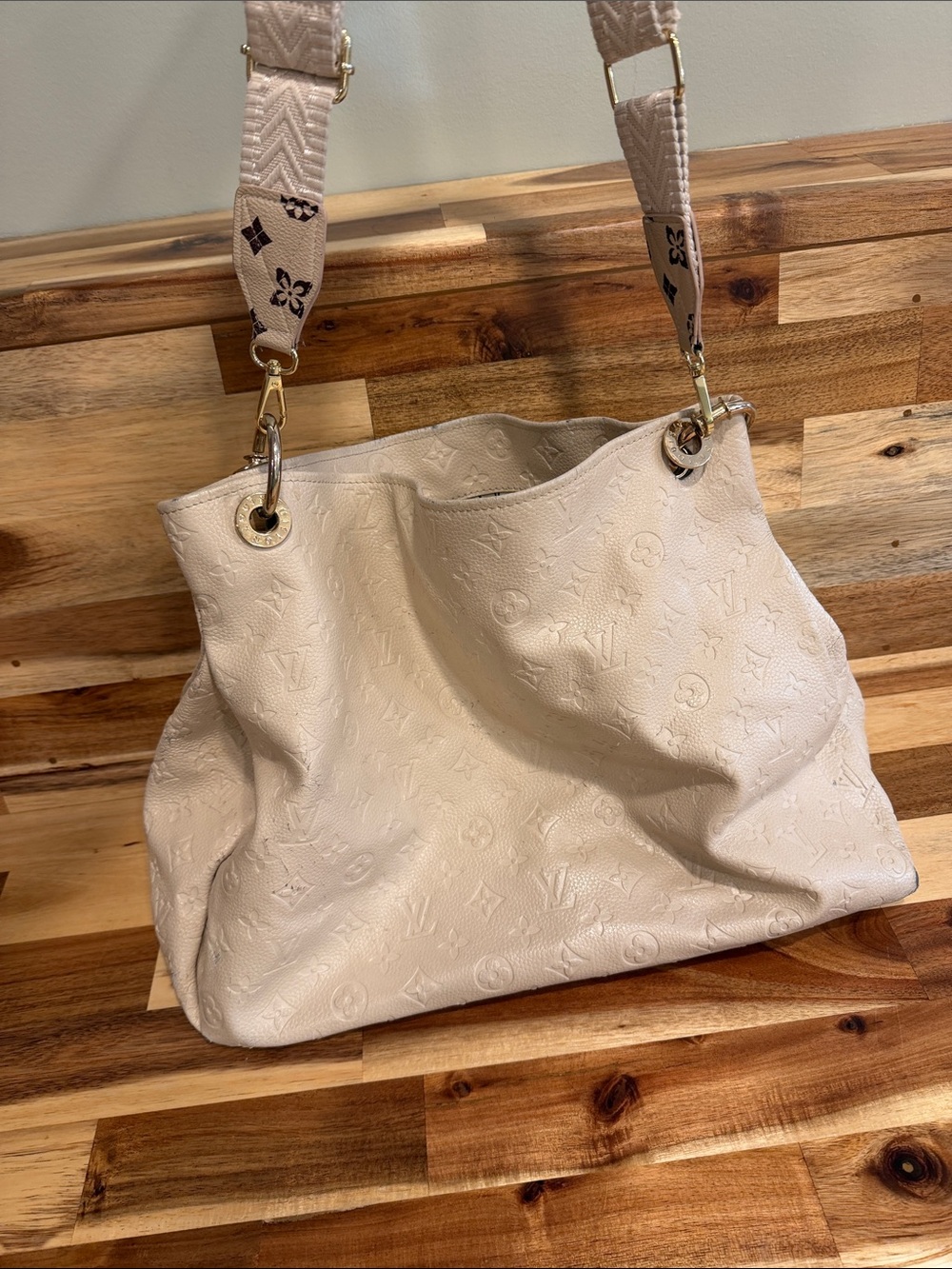 Vintage white monogram Louis Vuitton bag large.